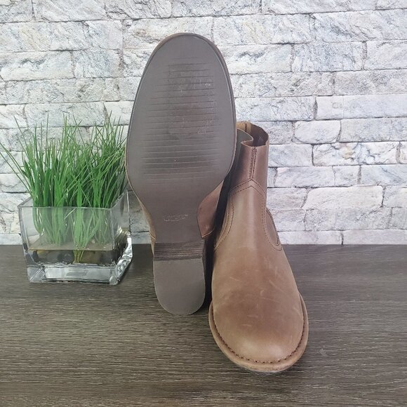 New UGG BANDARA LEATHER ANKLE BOOT - Picture 9 of 10